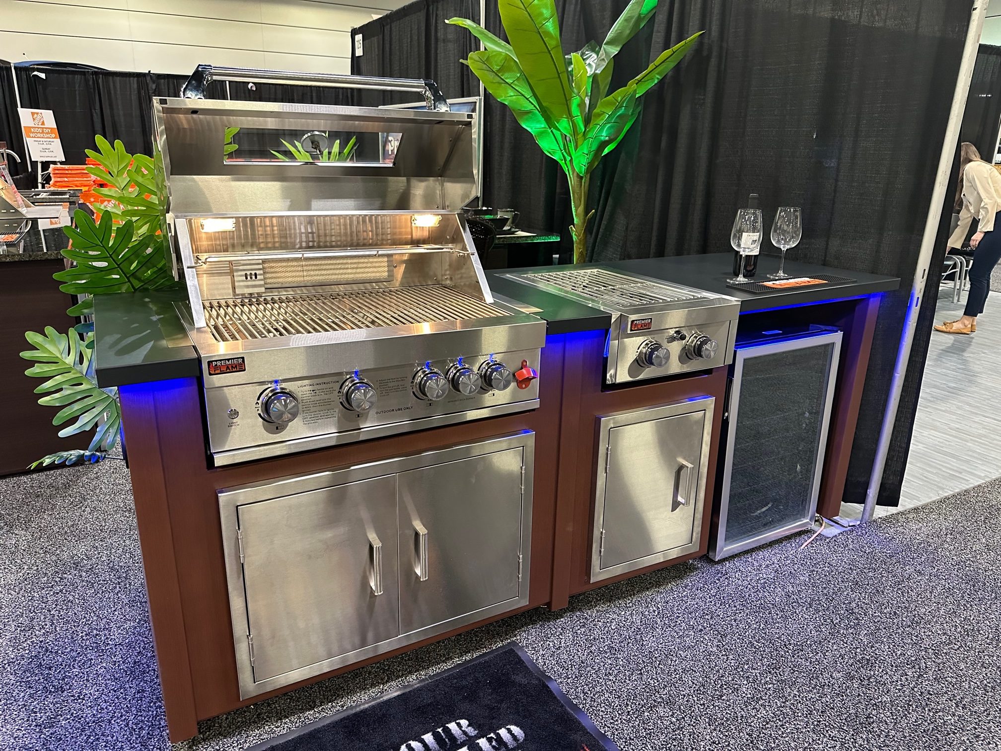 ELECTRIC GRILL WITH FRIDGE Outdoor Kitchen BLOWOUT